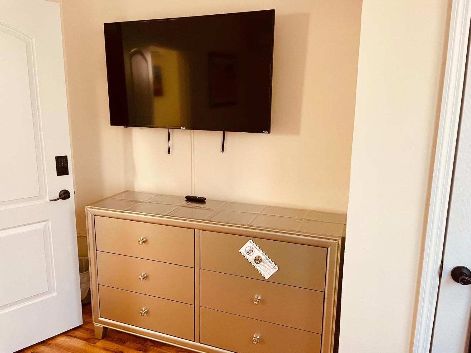Апартаменты Ooohlala! 2 Beds And 2 Full Baths W/Free Parking Ньюарк Экстерьер фото